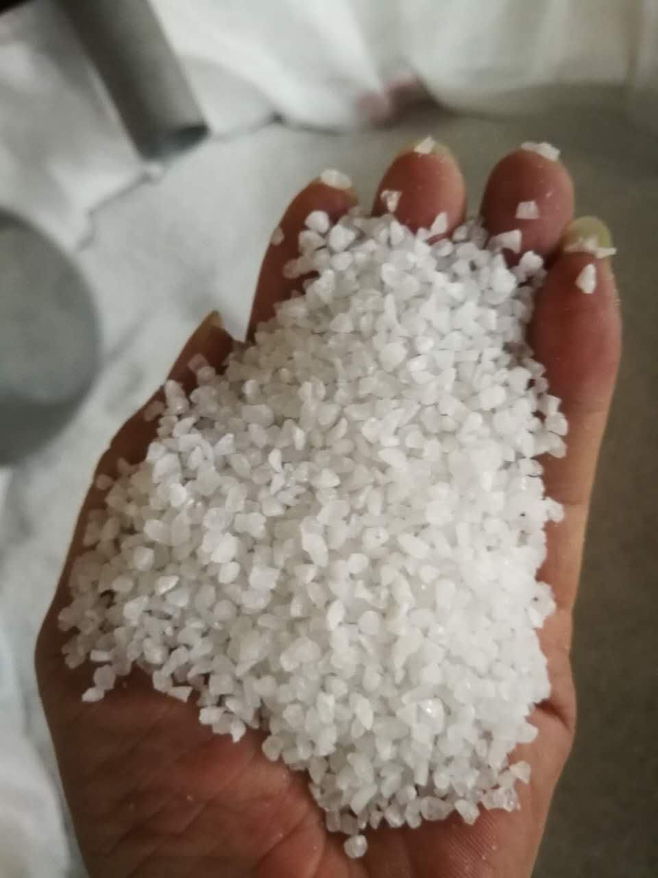 枣庄喷砂除锈用10--20目石英砂效果好,枣庄除锈石英砂